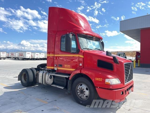 Volvo VNM42T Truck Tractor Units