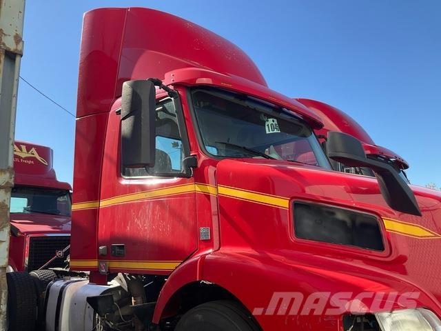 Volvo VNM42T Truck Tractor Units