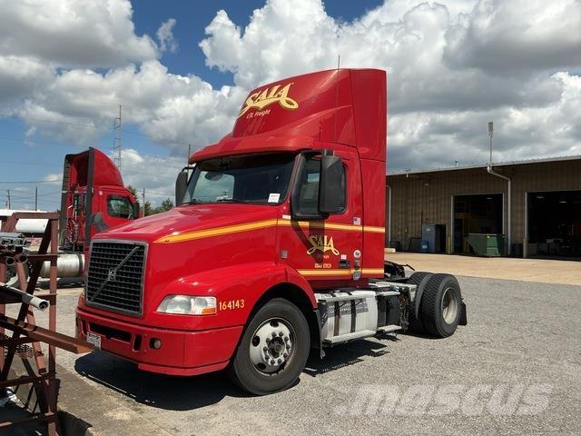 Volvo VNM42T Truck Tractor Units