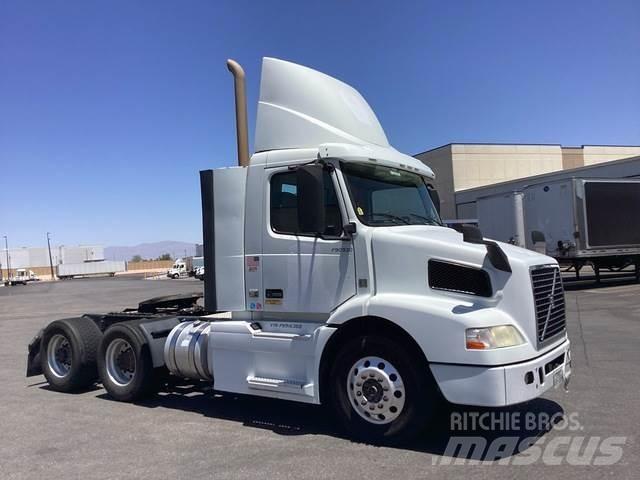 Volvo VNM64T Truck Tractor Units