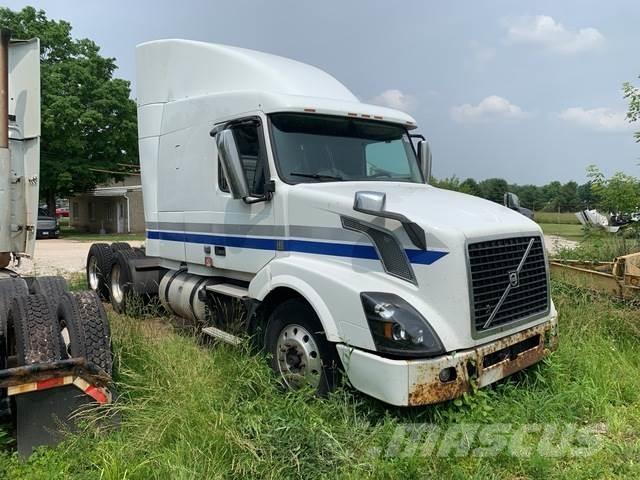 Volvo VNR64T Truck Tractor Units