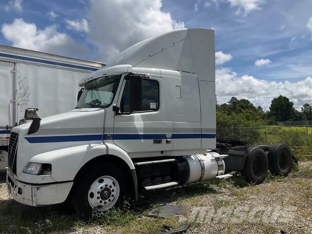 Volvo VNR64T Truck Tractor Units