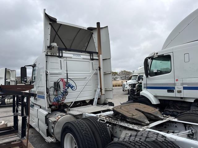 Volvo VNR64T Truck Tractor Units
