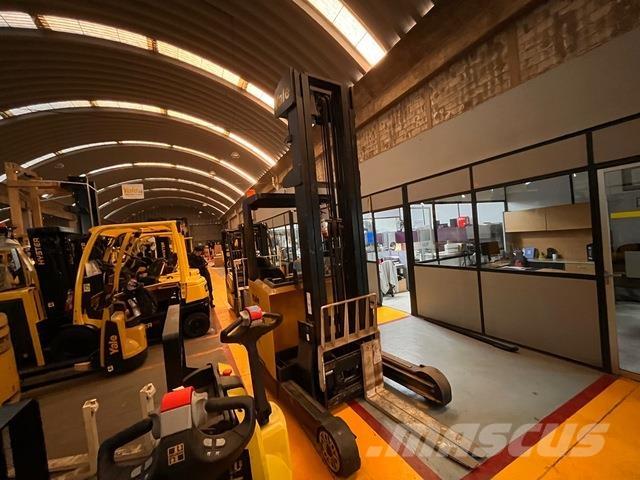Yale MR16 Electric forklift trucks
