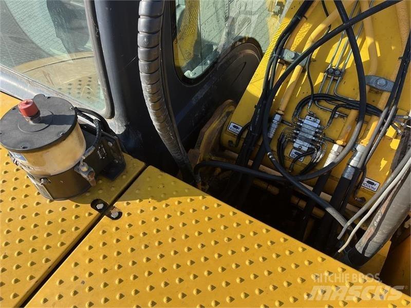JCB JS220LC Crawler excavators