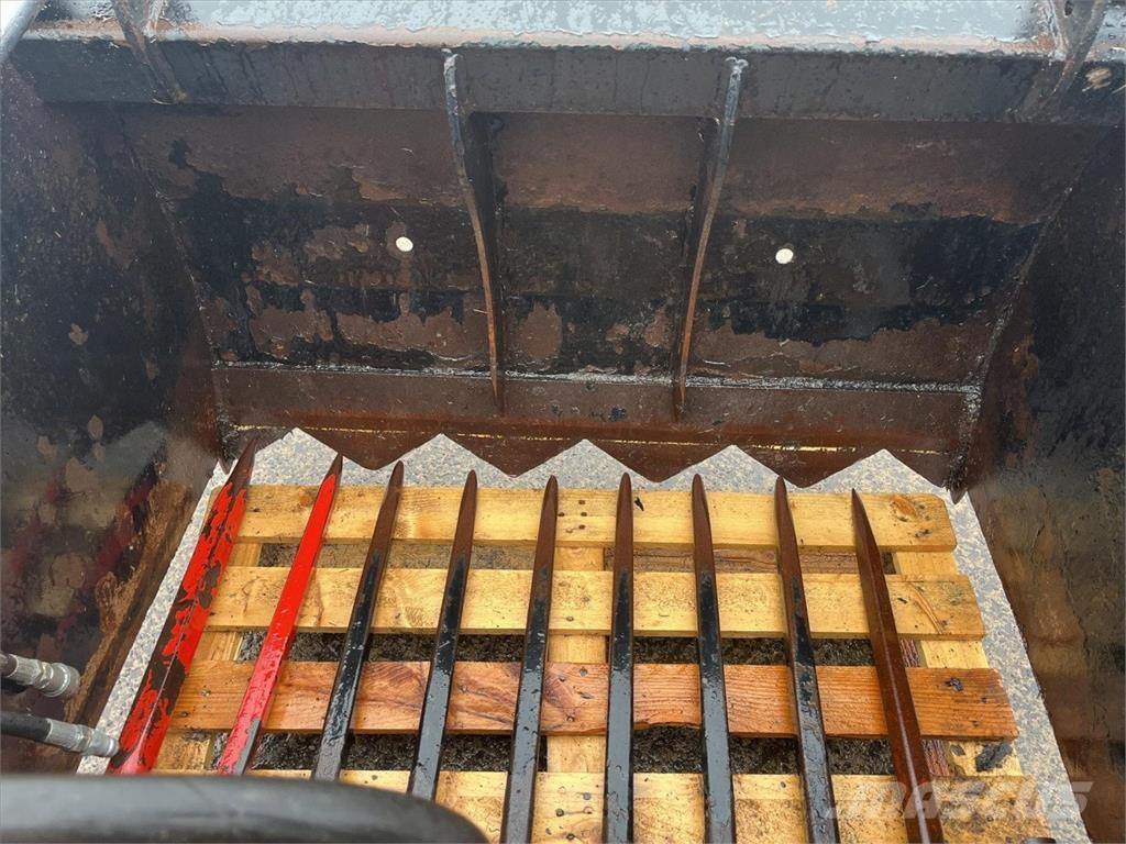 Ålö 125SG Mixer feeders