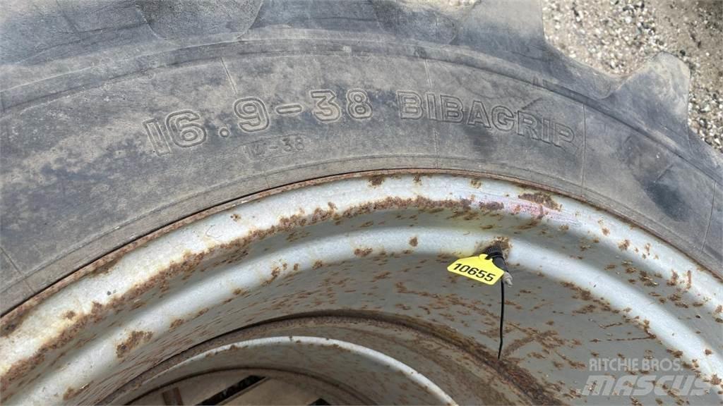  16.9R38 Tyres, wheels and rims