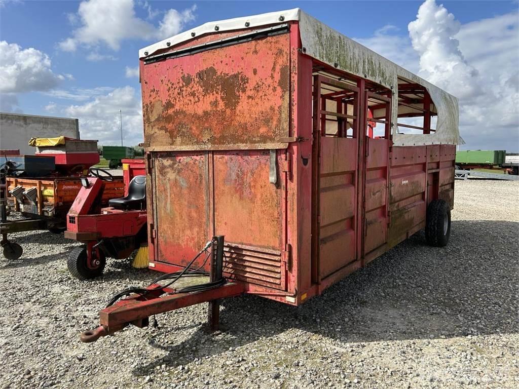  6 MTR Livestock carrying trailers