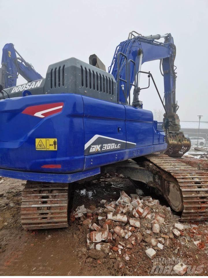 Doosan DX300LC-7 Crawler excavators