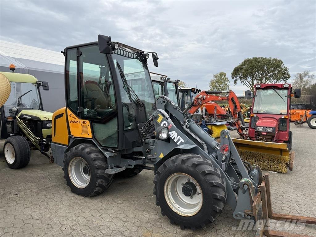 GiANT 2700HD Mini loaders