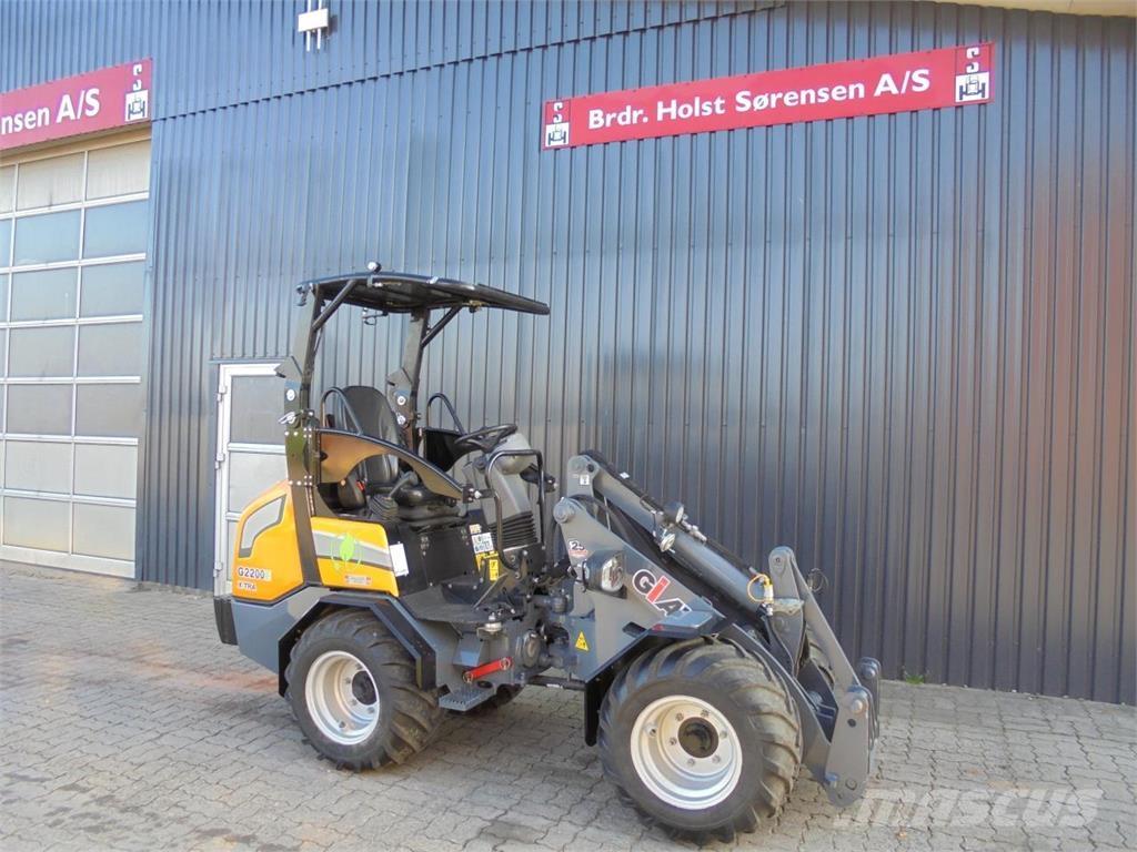 GiANT G2200EX Mini loaders