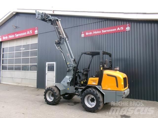 GiANT V5003TELE Mini loaders