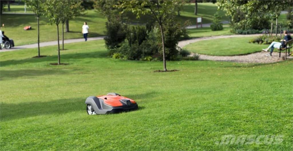 Husqvarna AM550 Mowers