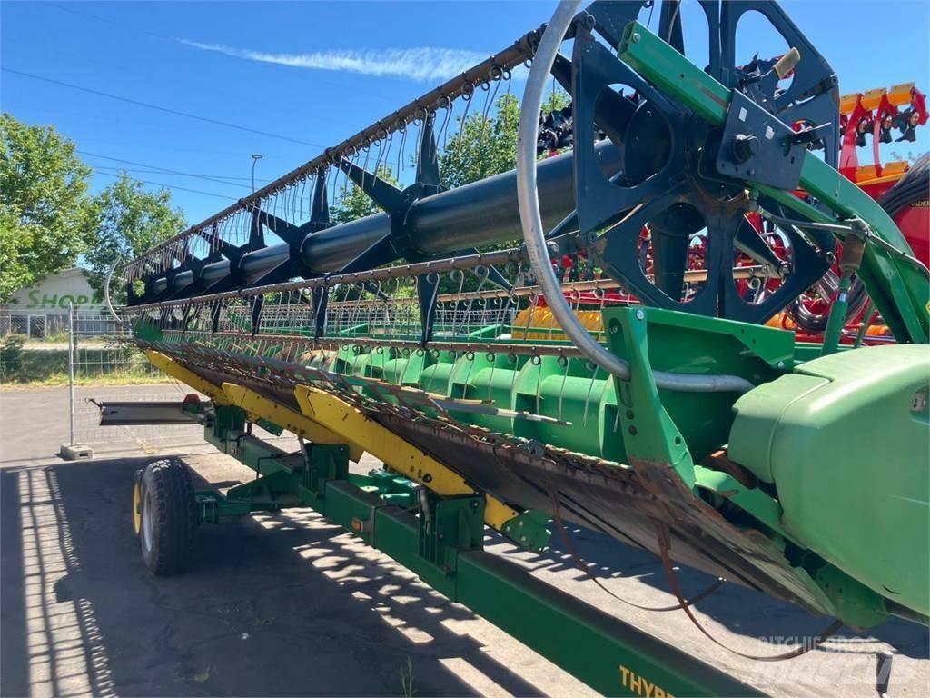 John Deere 630R Combine harvester heads