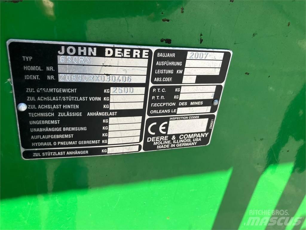 John Deere 630R Combine harvester heads
