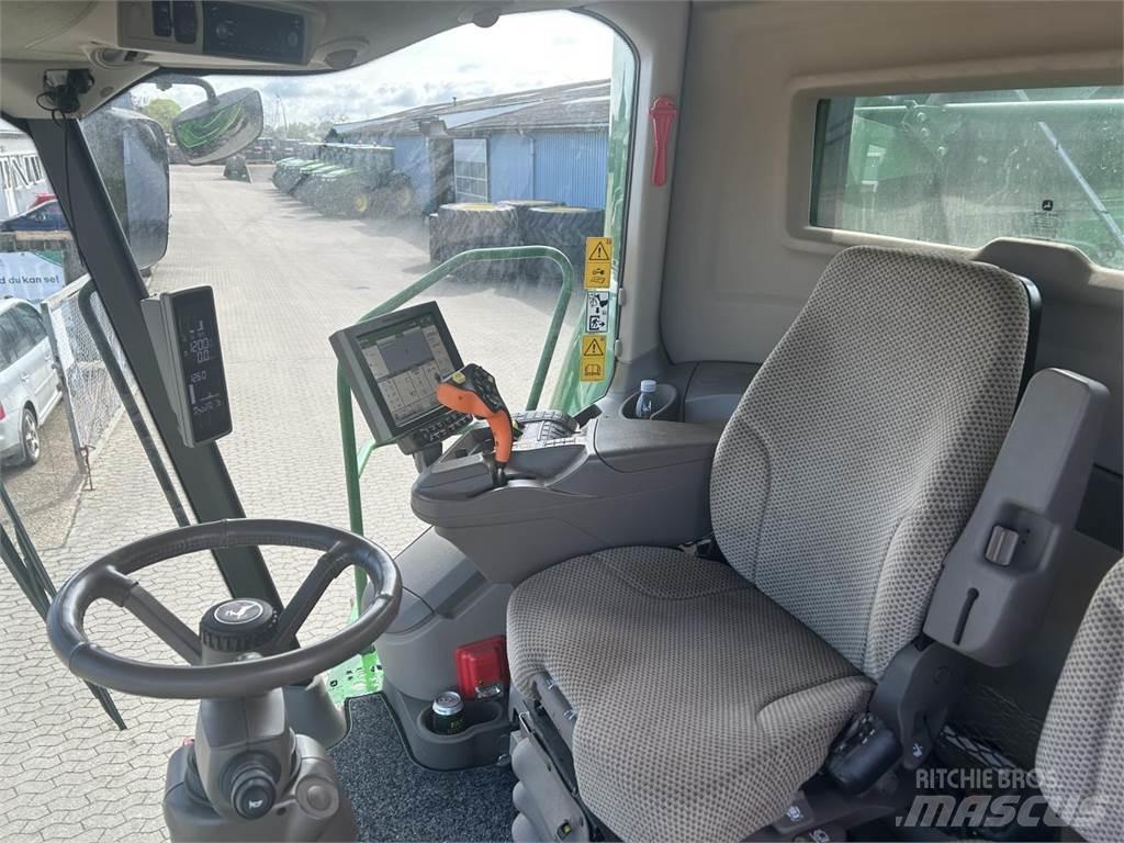 John Deere S785 Combine harvesters