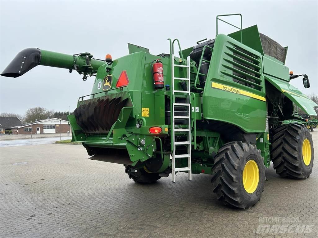 John Deere T670 Combine harvesters