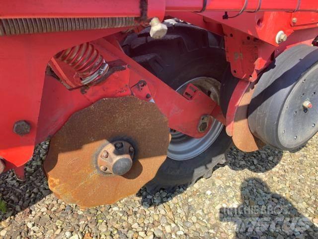 Kverneland 8 RK Precision sowing machines