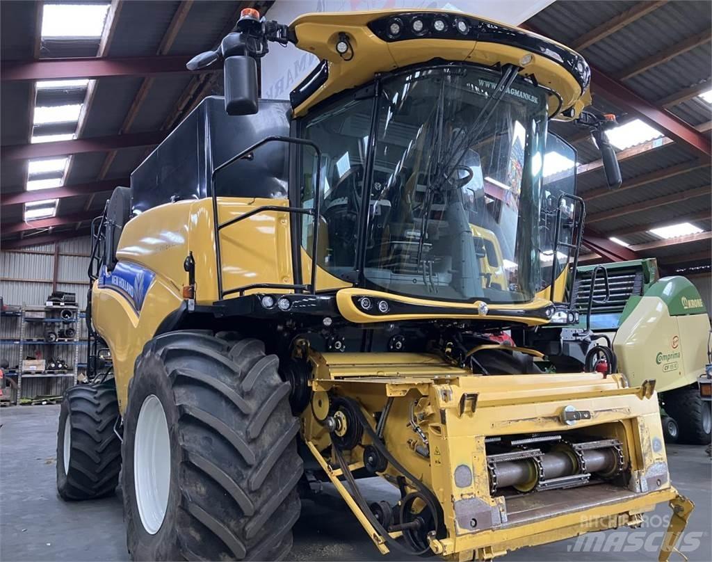 New Holland CR9.80 Combine harvesters