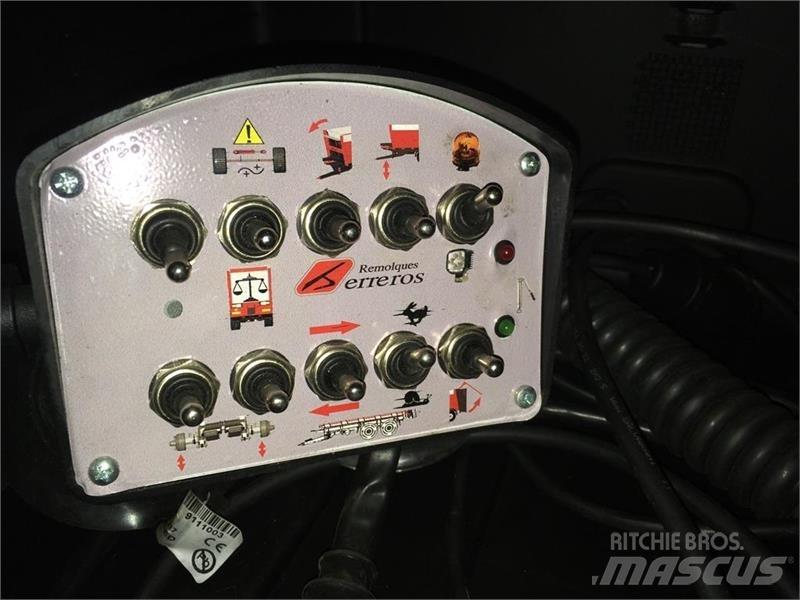  - - -  Herreros Mixer feeders