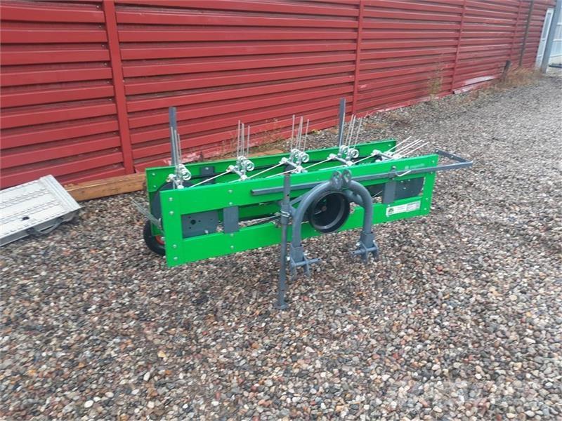  - - - HØ VENDER Compact tractor attachments