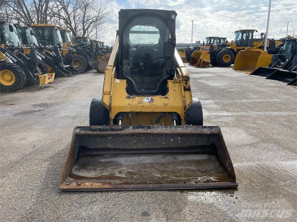 CAT 262D3 Skid steer loaders