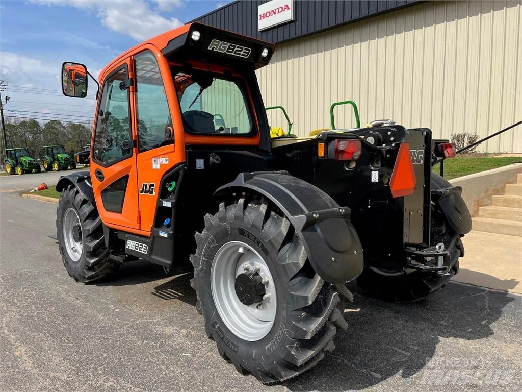 JLG 823 Telescopic handlers
