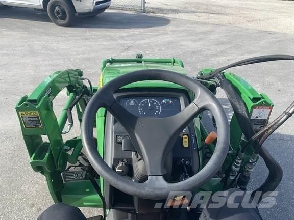 John Deere 1025R Compact tractors