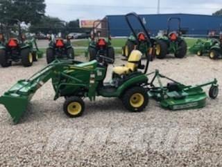 John Deere 1025R Compact tractors