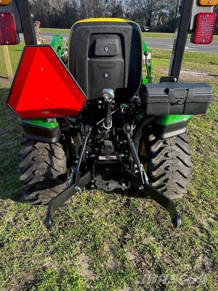 John Deere 1025R Compact tractors