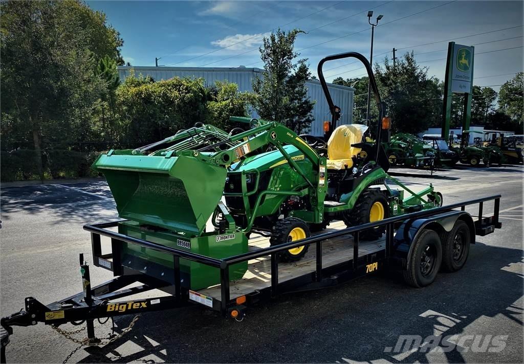 John Deere 1025R Compact tractors
