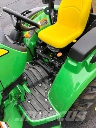 John Deere 3025D Compact tractors