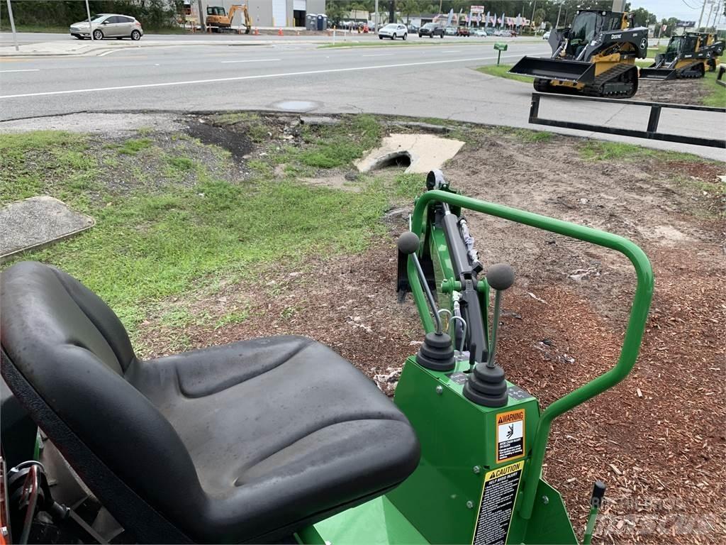 John Deere 3032E Compact tractors