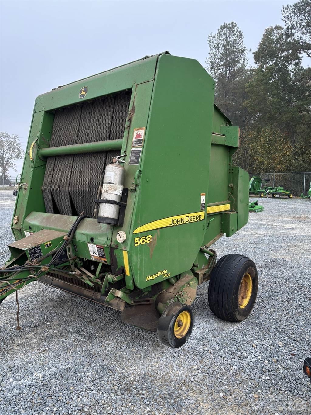 John Deere 568 Round balers