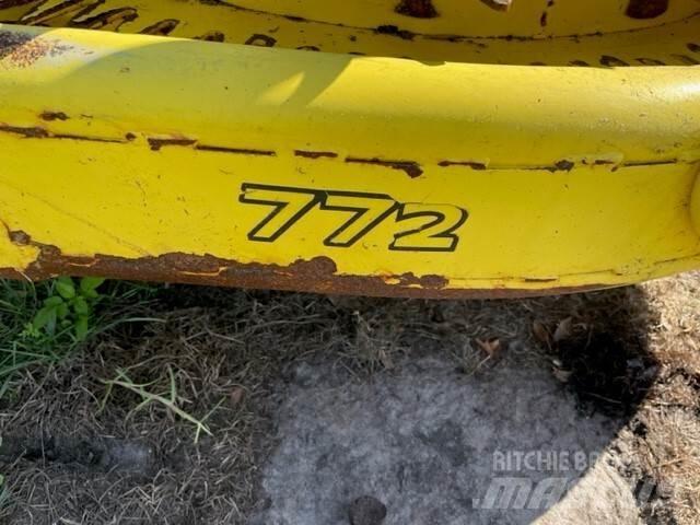 John Deere 772 Other forage harvesting equipment