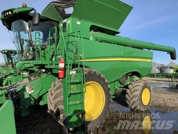 John Deere S790 Combine harvesters