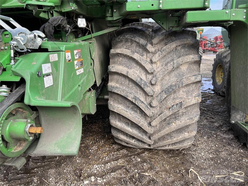 John Deere S790 Combine harvesters