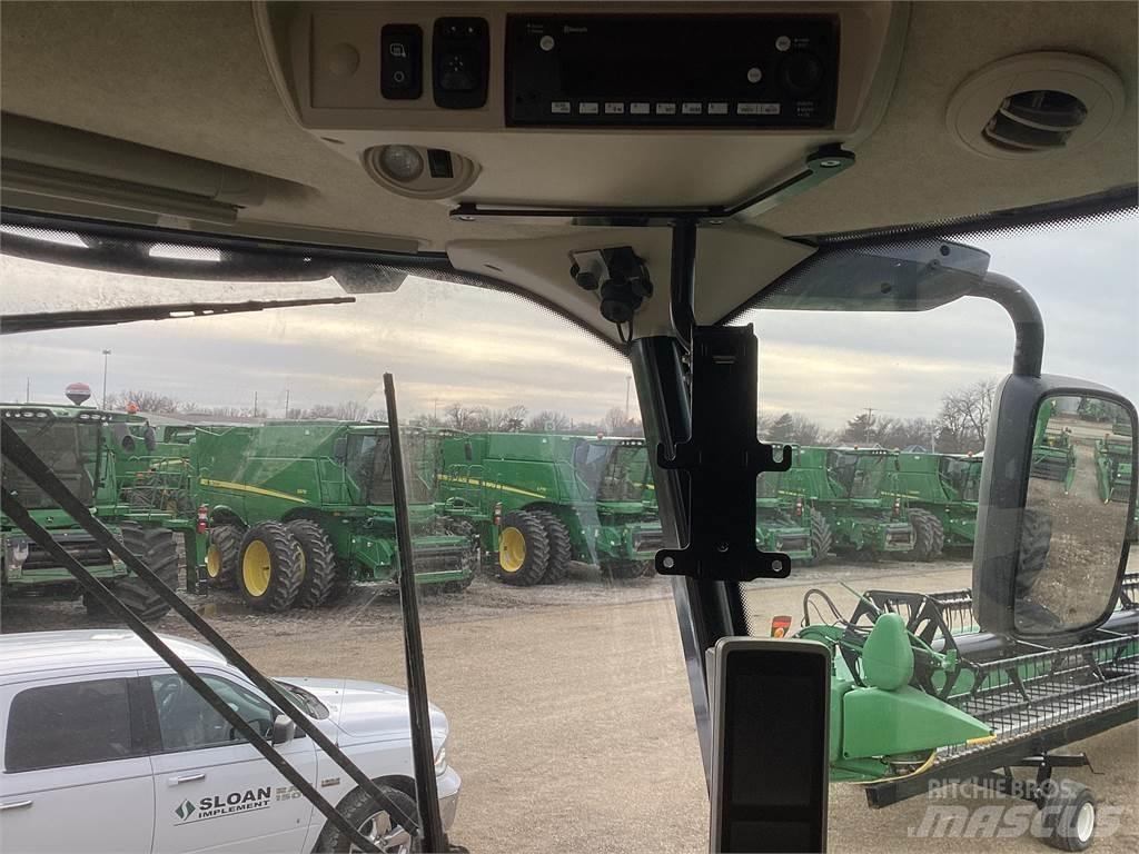 John Deere S790 Combine harvesters