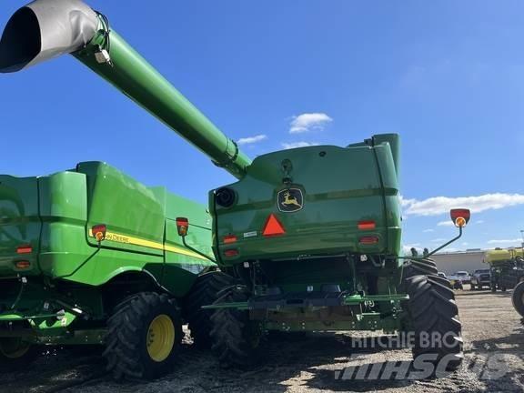 John Deere S790 Combine harvesters