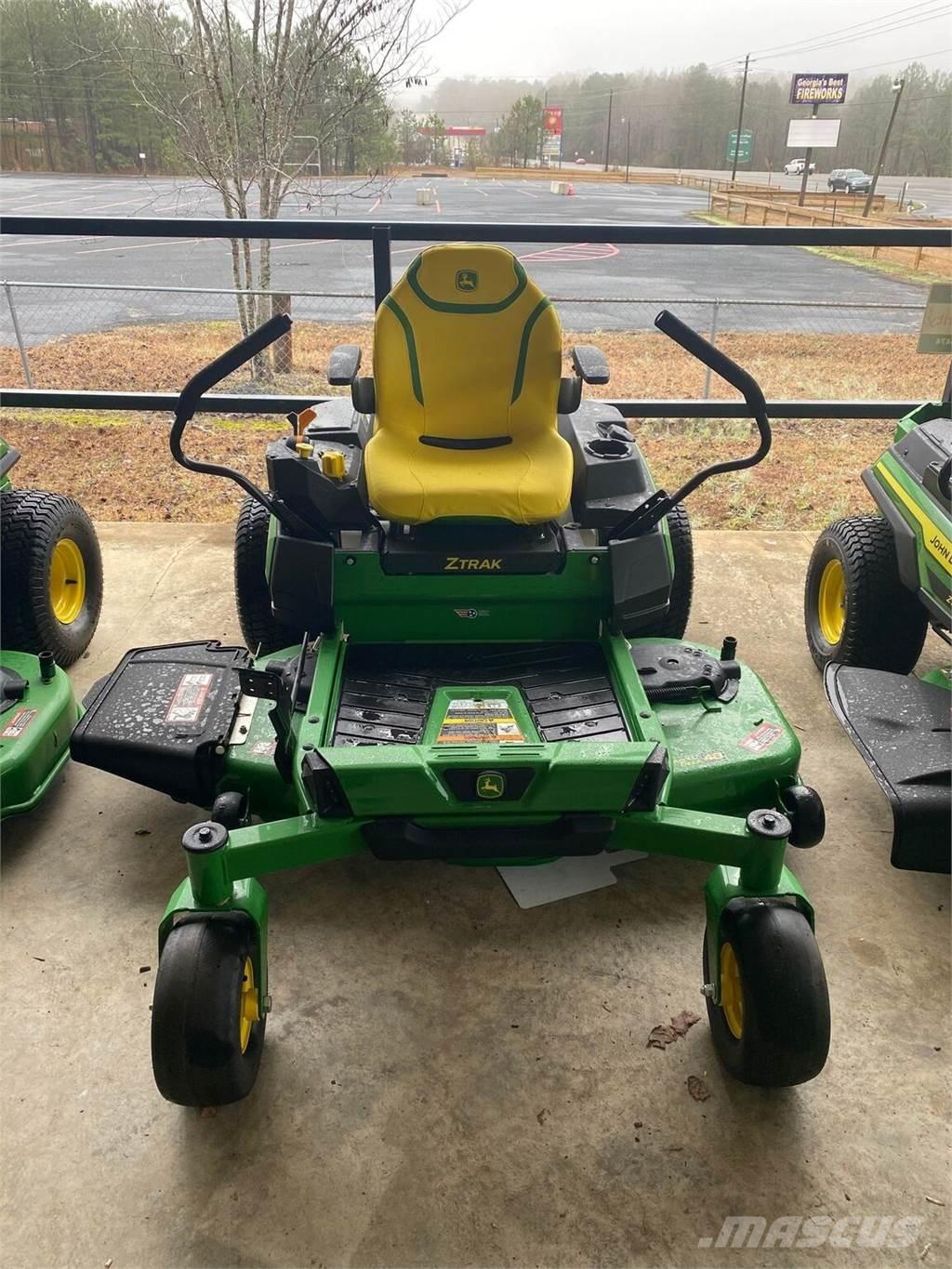 John Deere Z330R Zero turn mowers