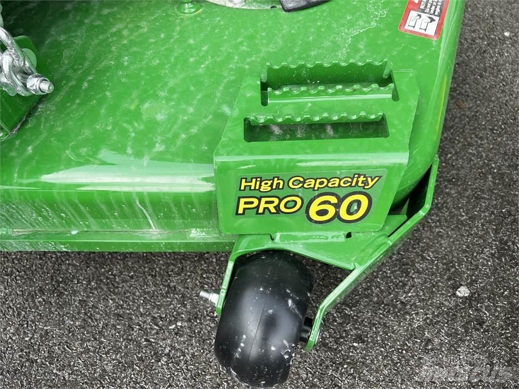 John Deere Z720E Zero turn mowers