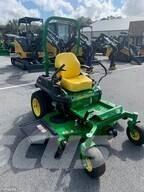 John Deere Z735E Zero turn mowers