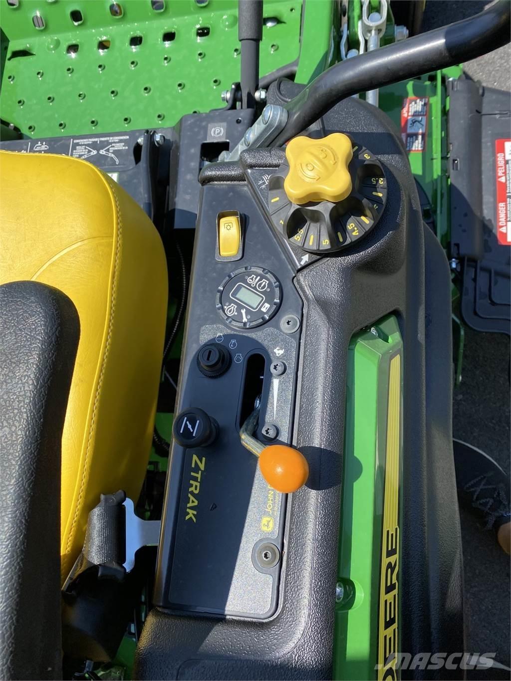John Deere Z920M Zero turn mowers