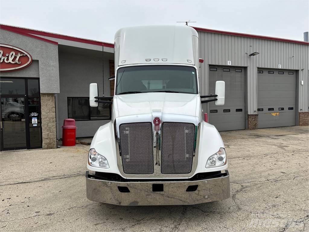 Kenworth T680 Truck Tractor Units