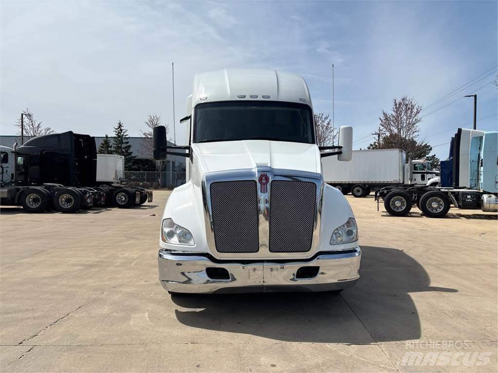 Kenworth T680 Truck Tractor Units