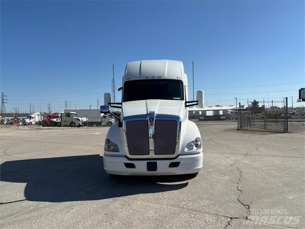 Kenworth T680 Truck Tractor Units
