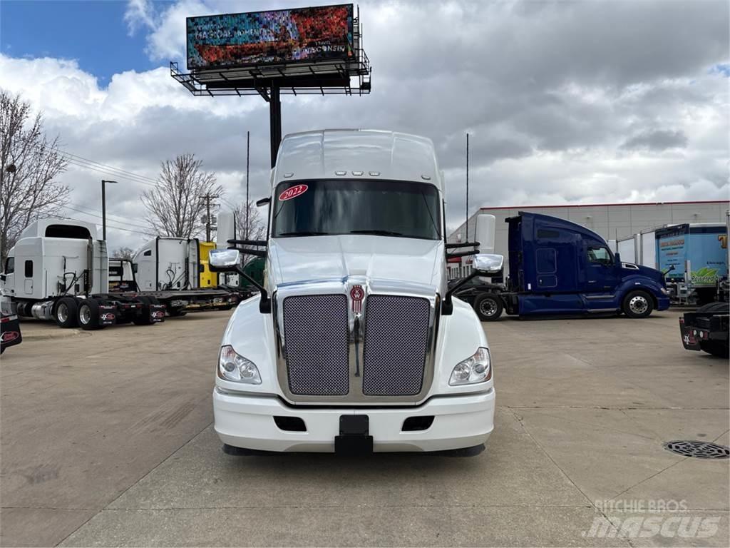 Kenworth T680 Truck Tractor Units