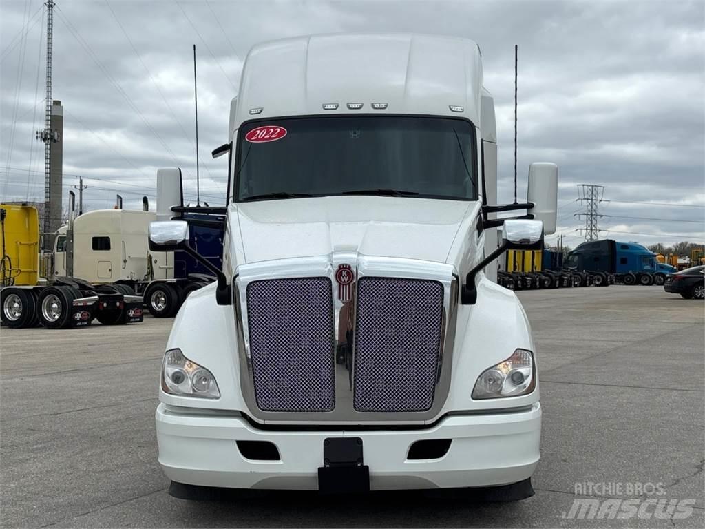 Kenworth T680 Truck Tractor Units