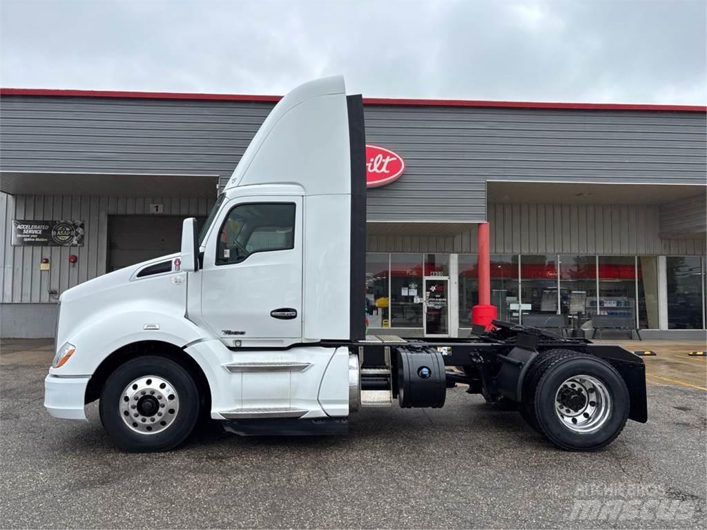 Kenworth T680 Truck Tractor Units