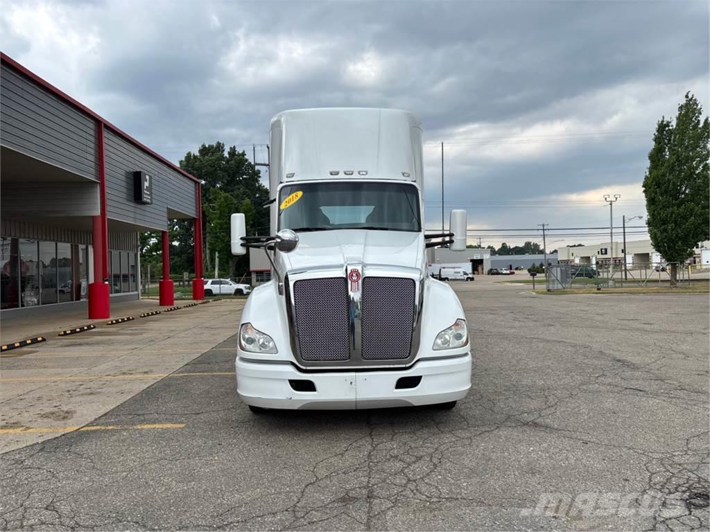 Kenworth T680 Truck Tractor Units